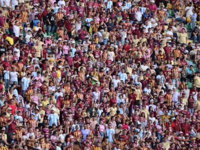 La afición le adelantó la navidad al Vinotinto y oro en sus 70 años